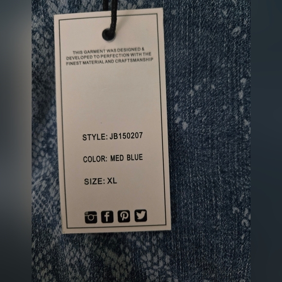 Judy Blue Women's Snake Print Shorts - Picture 8 of 8